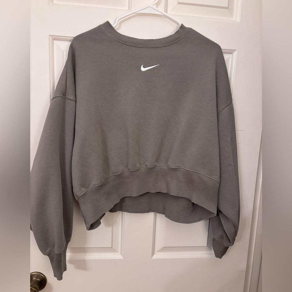 Nike Women's Gray Cropped Sweatshirt